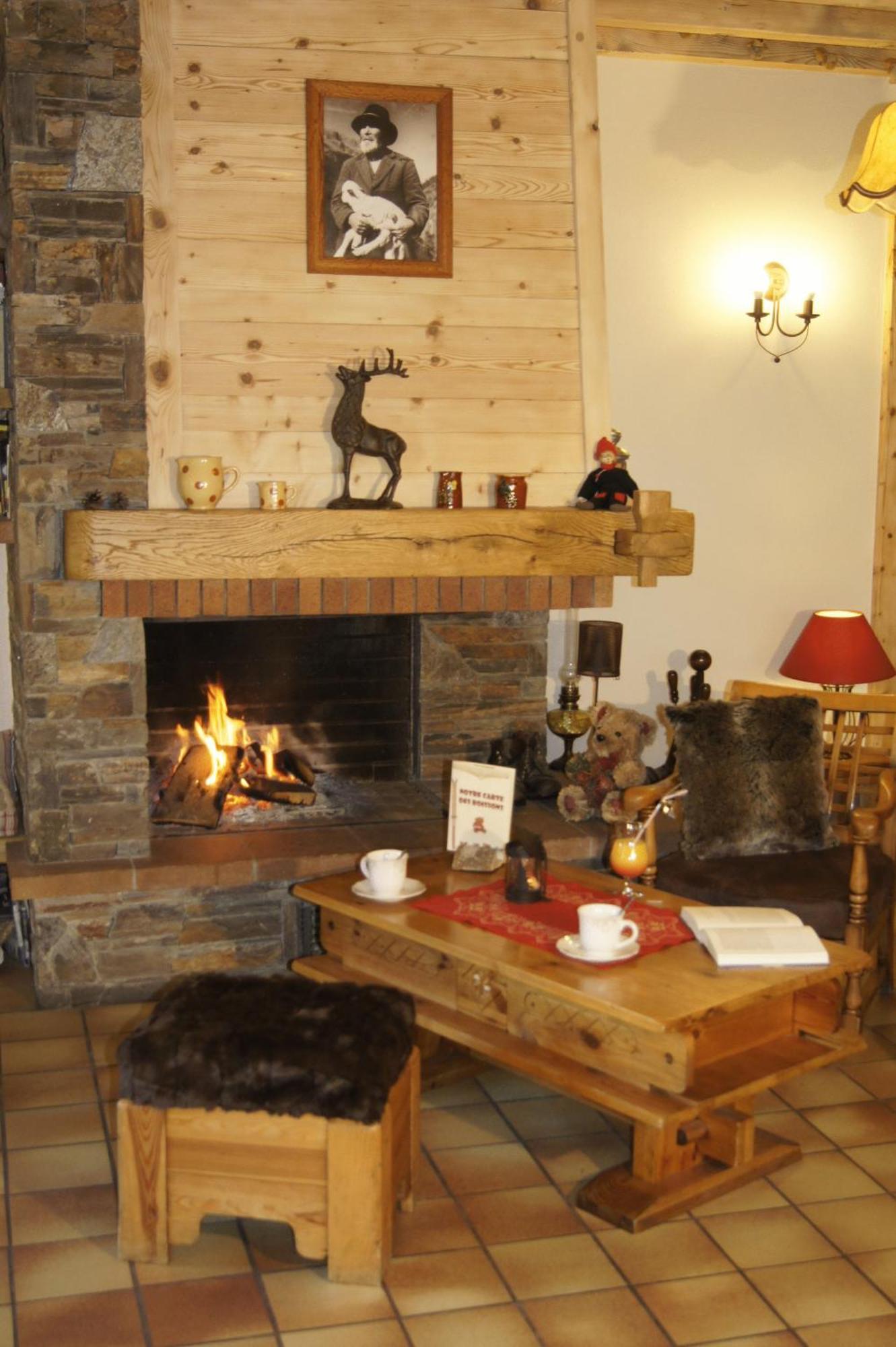 Logis Hotel Gai Soleil Samoëns Екстериор снимка