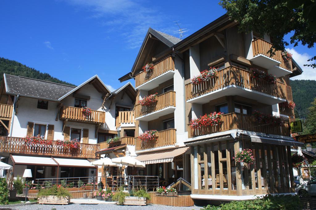 Logis Hotel Gai Soleil Samoëns Стая снимка