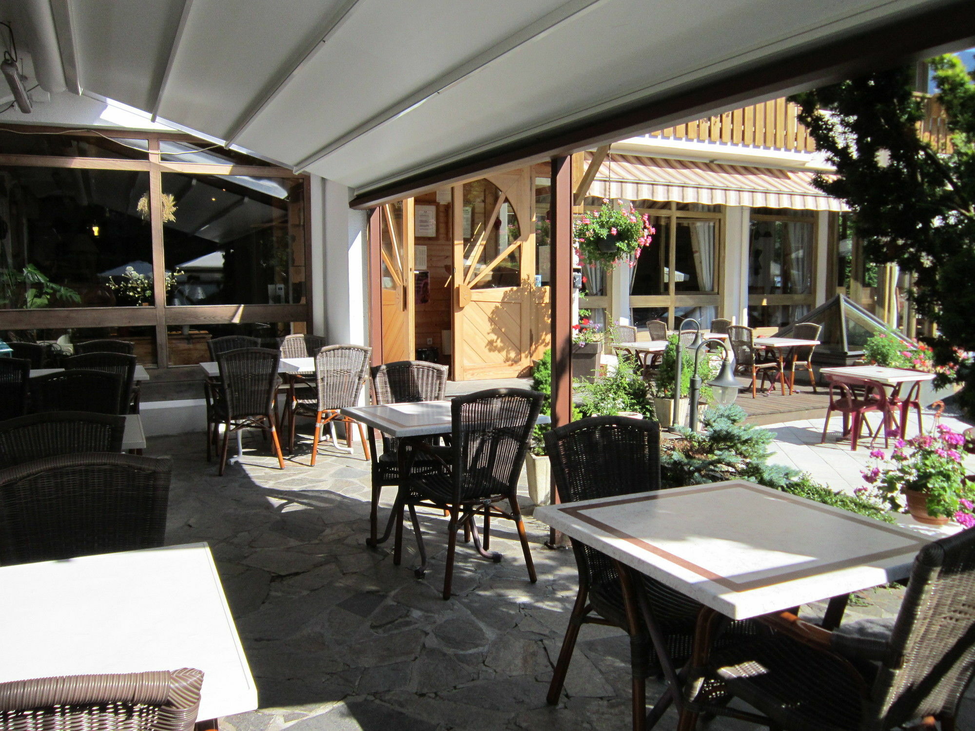 Logis Hotel Gai Soleil Samoëns Екстериор снимка